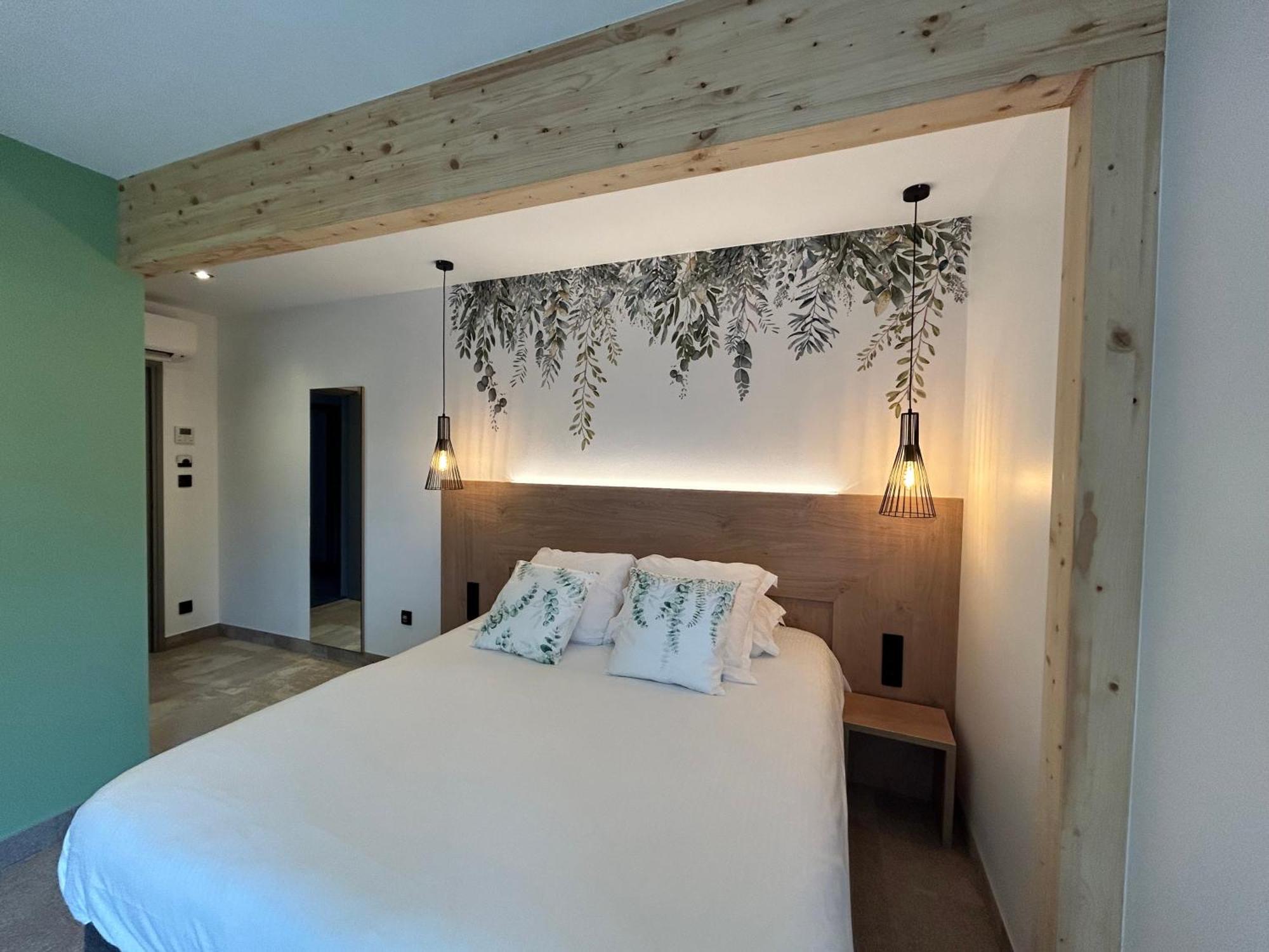 Les Orchidees , Hotel & Restaurant Verdun-sur-Meuse Bagian luar foto